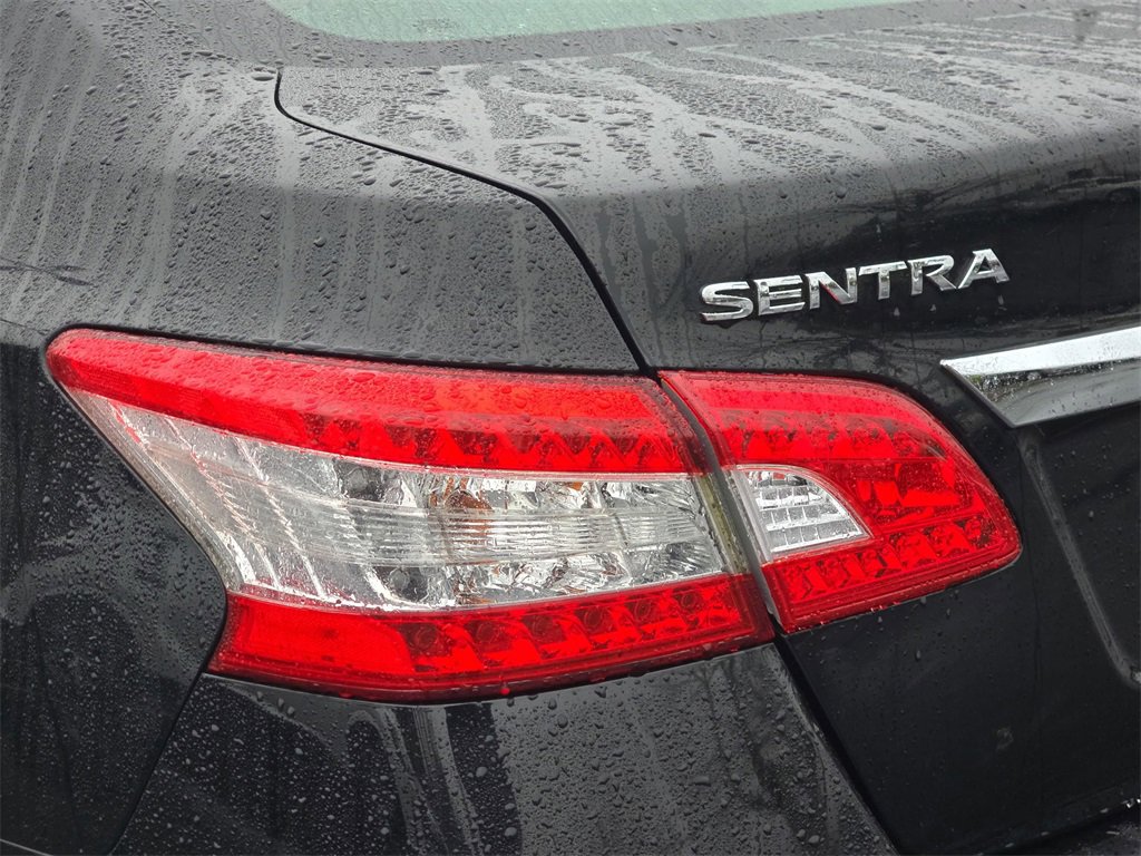 Used 2015 Nissan Sentra S image 31