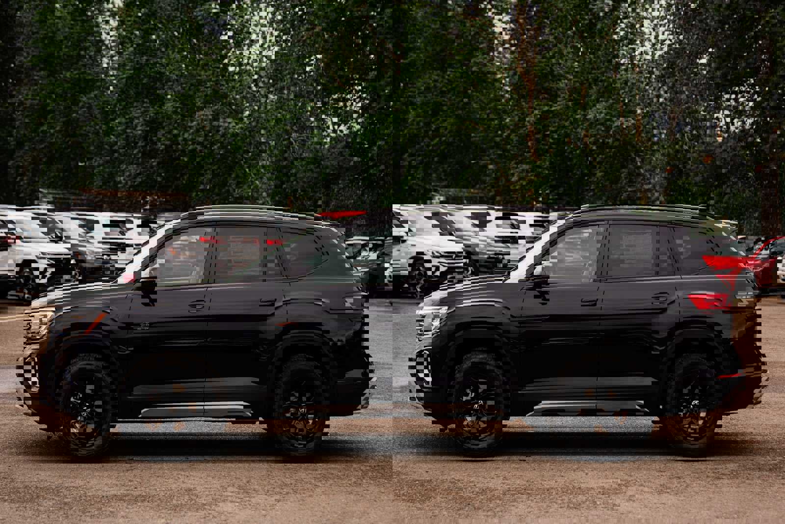 New 2025 Volkswagen Atlas Peak Edition SE image 4