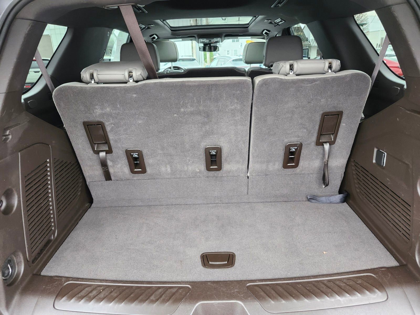 Used 2023 GMC Yukon SLT image 33