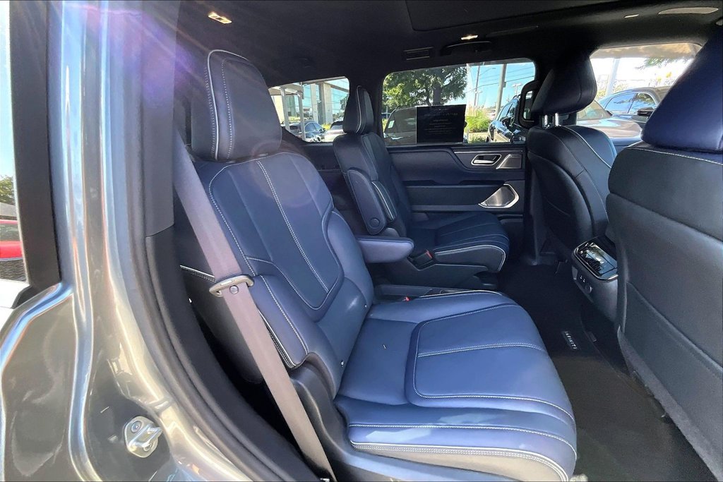 Used 2026 INFINITI QX80 4WD w/ Sport Exterior Package image 36
