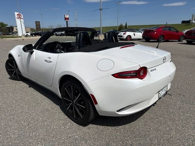 Used 2024 MAZDA MX-5 Miata Grand Touring RWD image 3