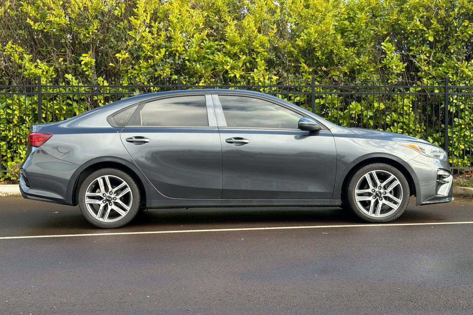 Used 2019 Kia Forte S w/ S Premium Package image 3