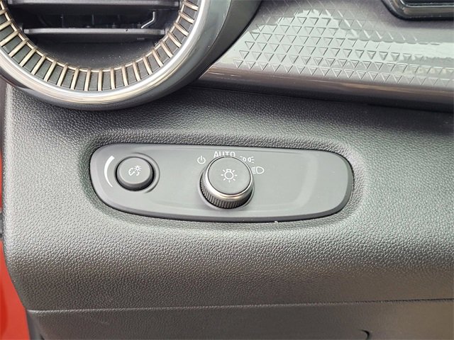 Used 2024 Chevrolet Trax ACTIV w/ Sunroof Package image 26