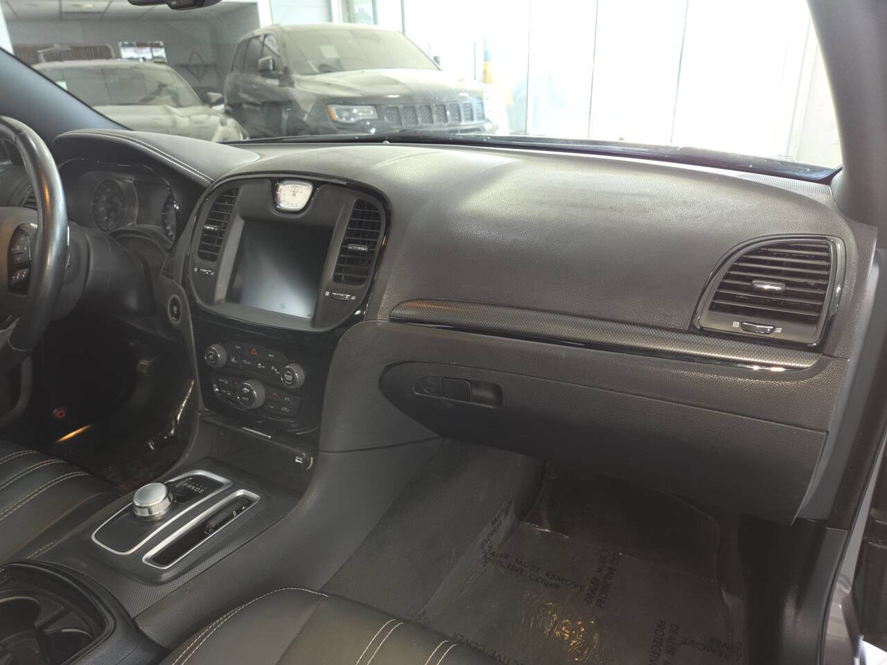 Used 2015 Chrysler 300 S w/ 300S Premium Group RWD image 27