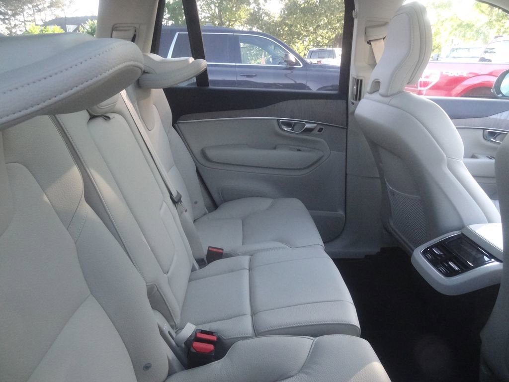 Used 2024 Volvo XC90 B6 Plus AWD/4WD image 9