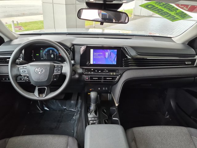 Used 2025 Toyota Camry LE FWD image 15