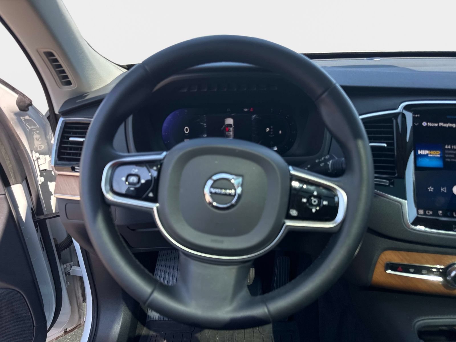 Used 2023 Volvo XC90 B5 Plus w/ Protection Package Premier AWD/4WD image 22