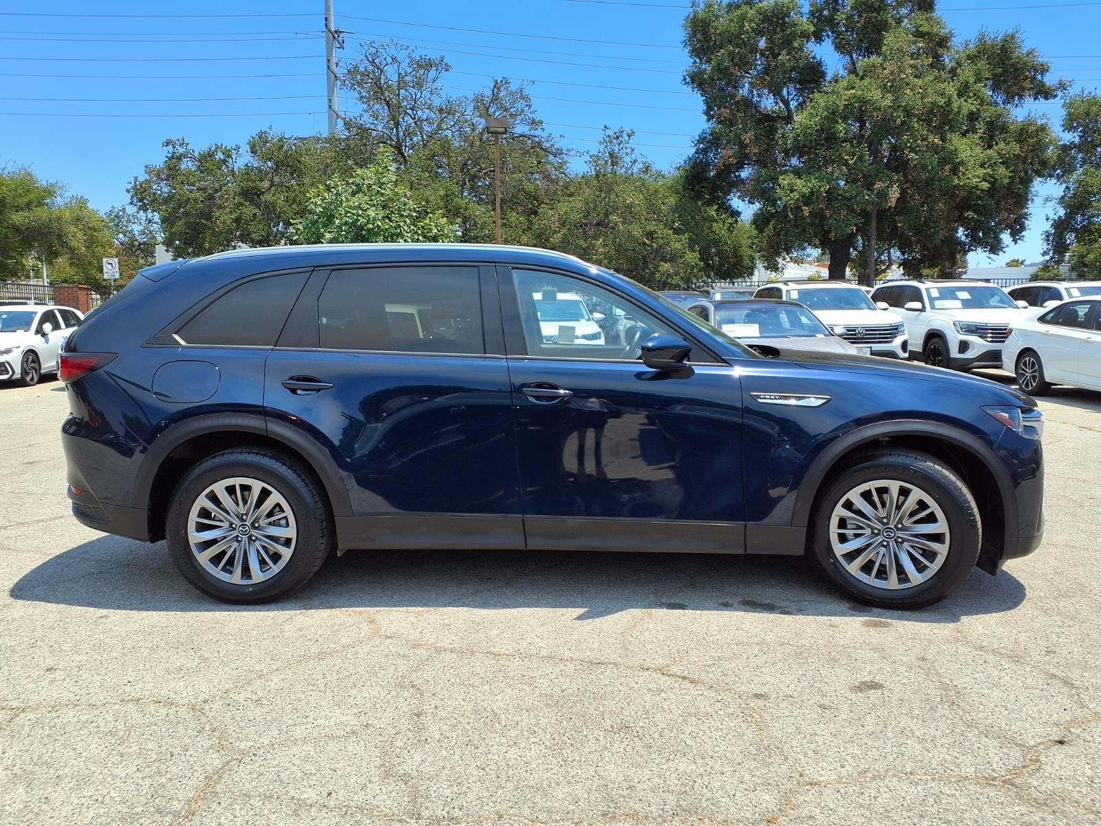Certified 2024 MAZDA CX-90 Plug-In Hybrid w/ Preferred AWD/4WD image 4