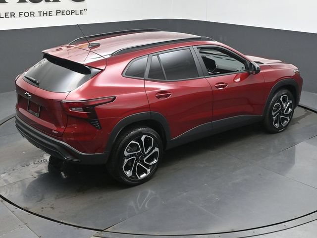 Used 2025 Chevrolet Trax RS FWD image 44
