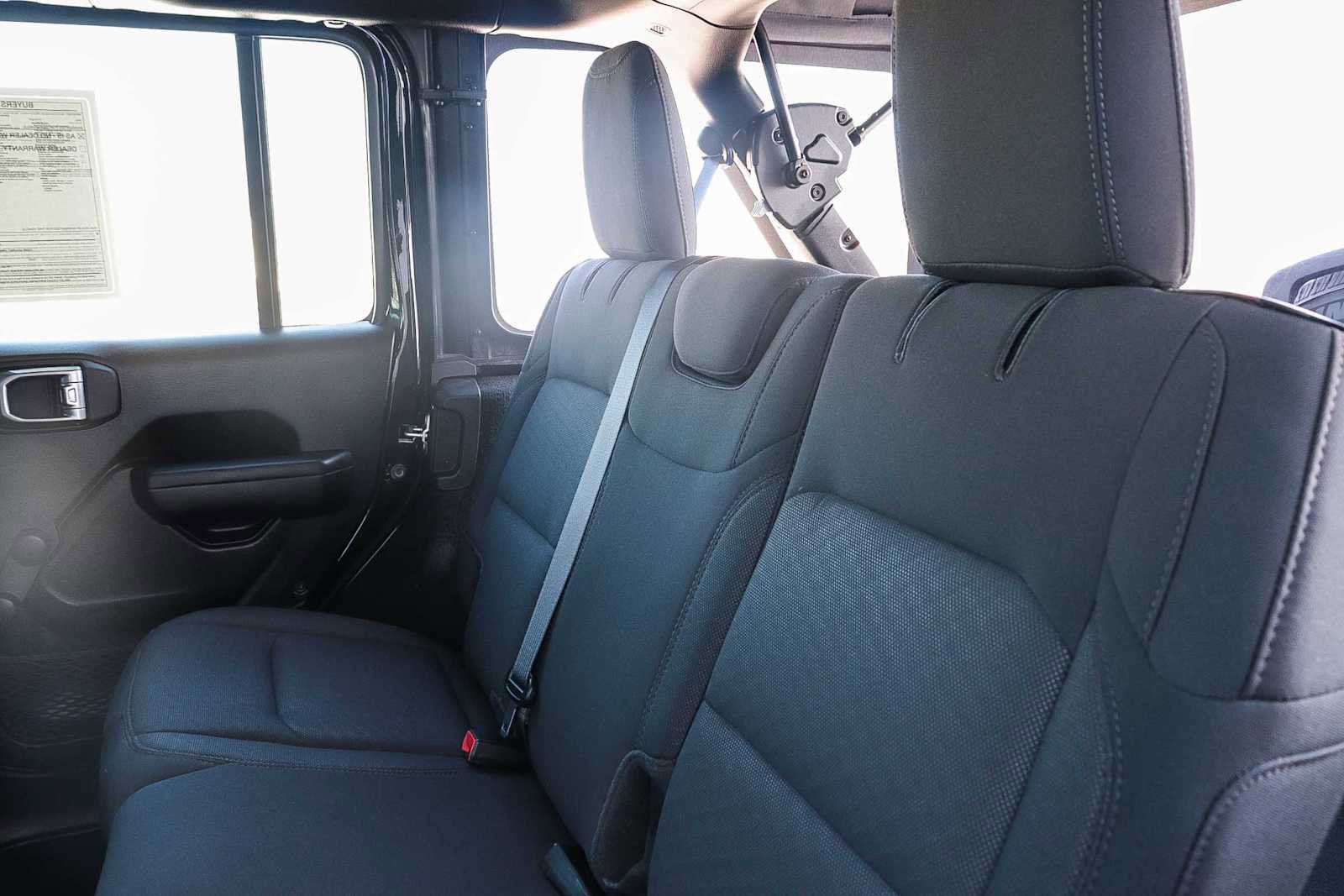 Used 2022 Jeep Wrangler Unlimited Sport image 17