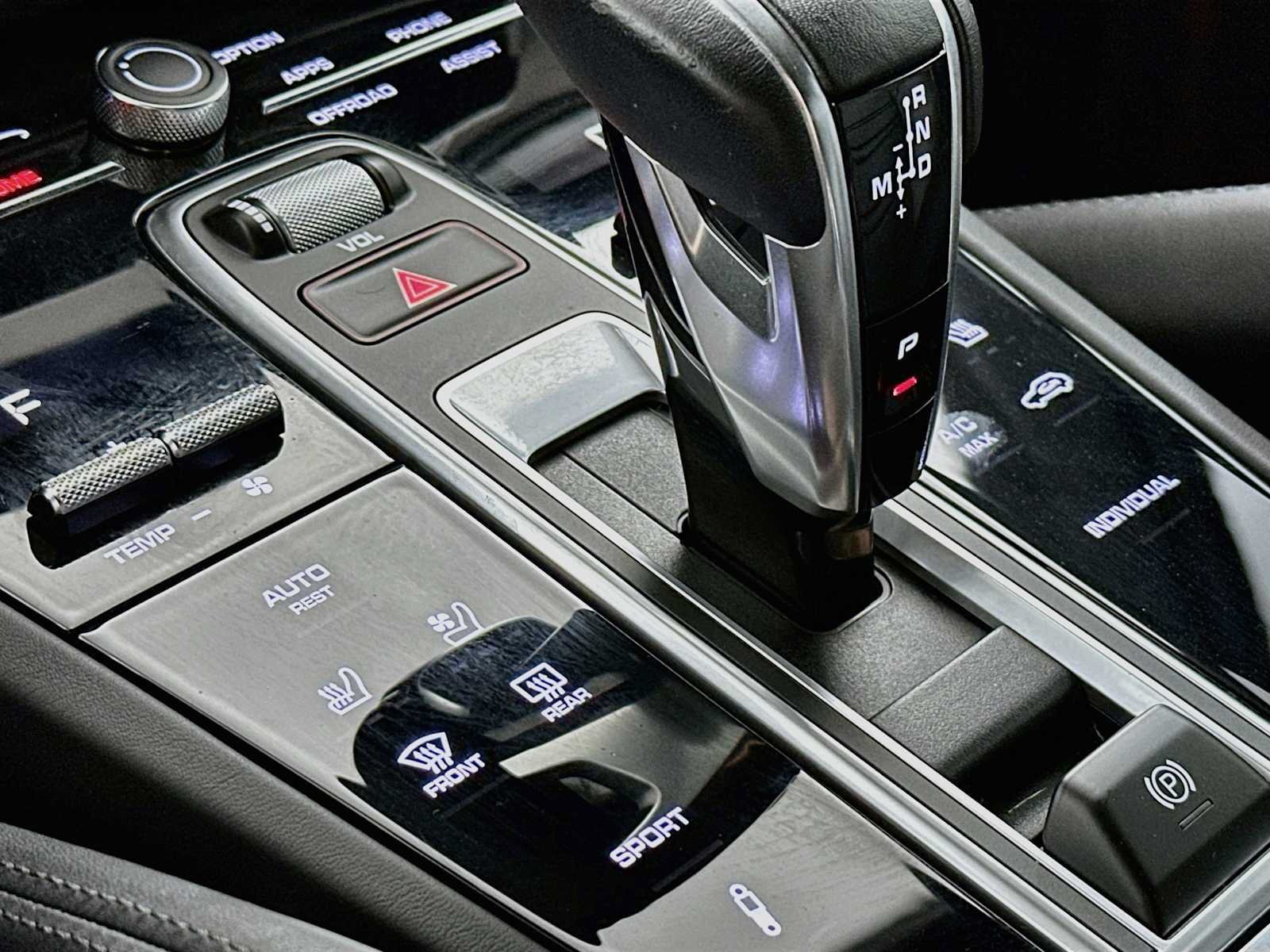 Certified 2023 Porsche Cayenne Turbo AWD/4WD image 22