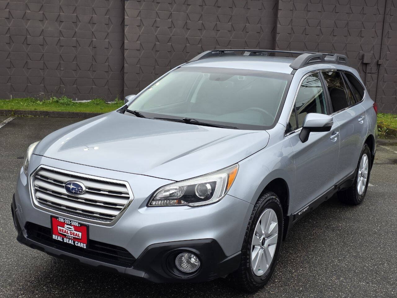 Used 2016 Subaru Outback 2.5i Premium AWD/4WD image 6