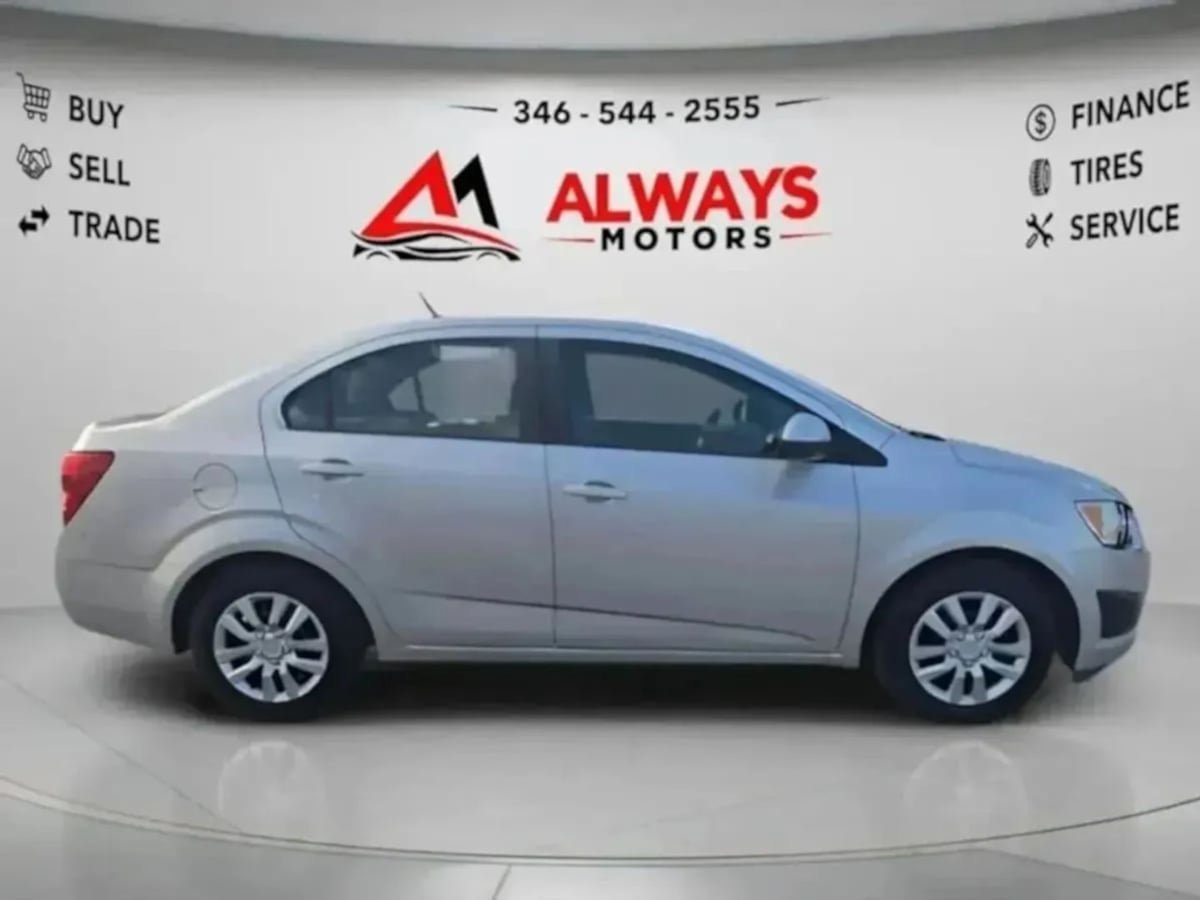 Used 2013 Chevrolet Sonic LS FWD image 14