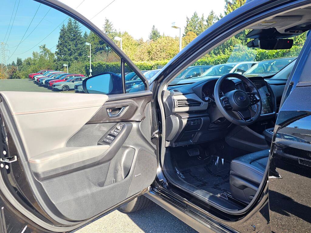 Used 2024 Subaru Crosstrek 2.5i Limited w/ Crosstrek Mirror Package AWD/4WD image 21