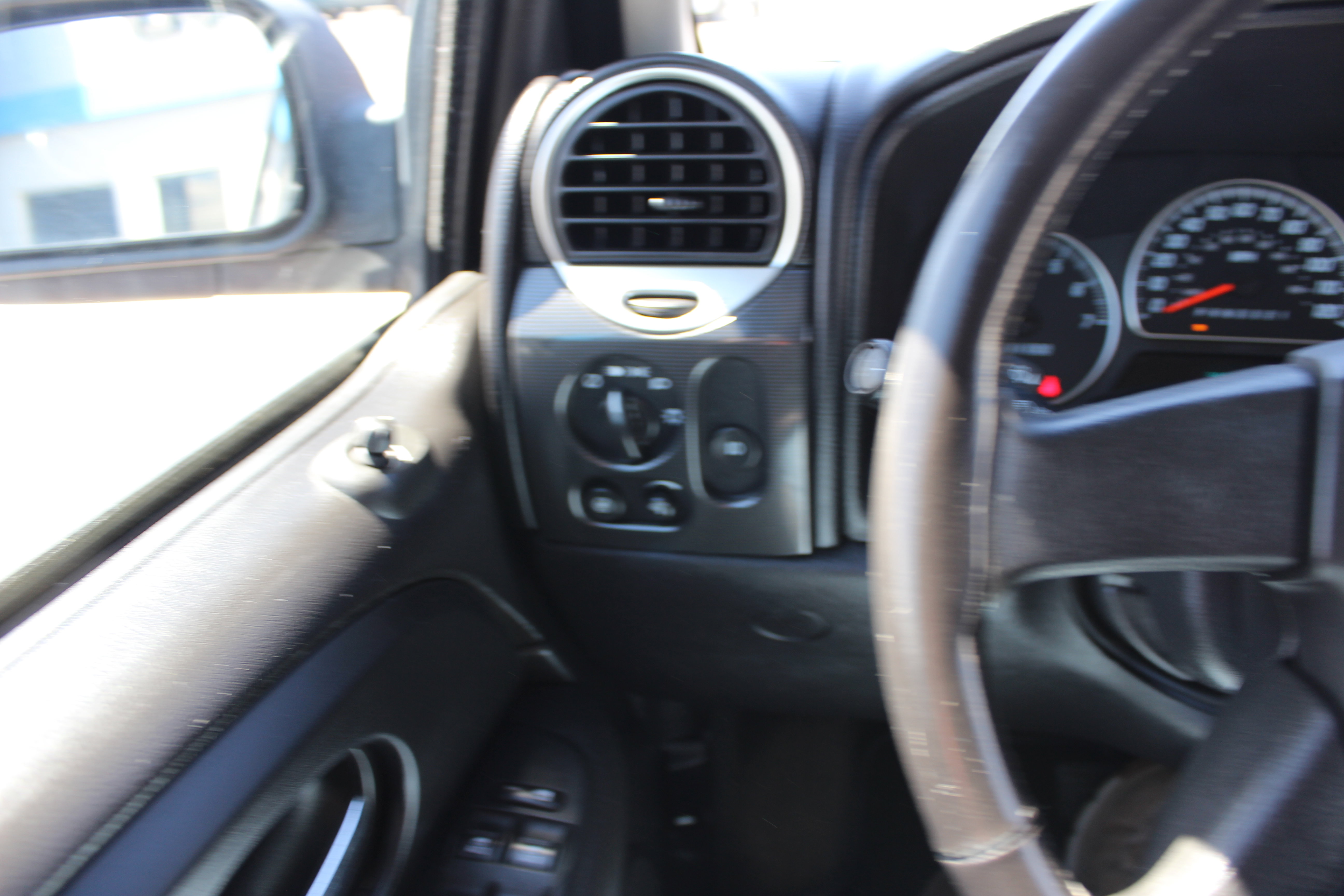 Used 2009 GMC Envoy SLE w/ Sun And Sound Package AWD/4WD image 8