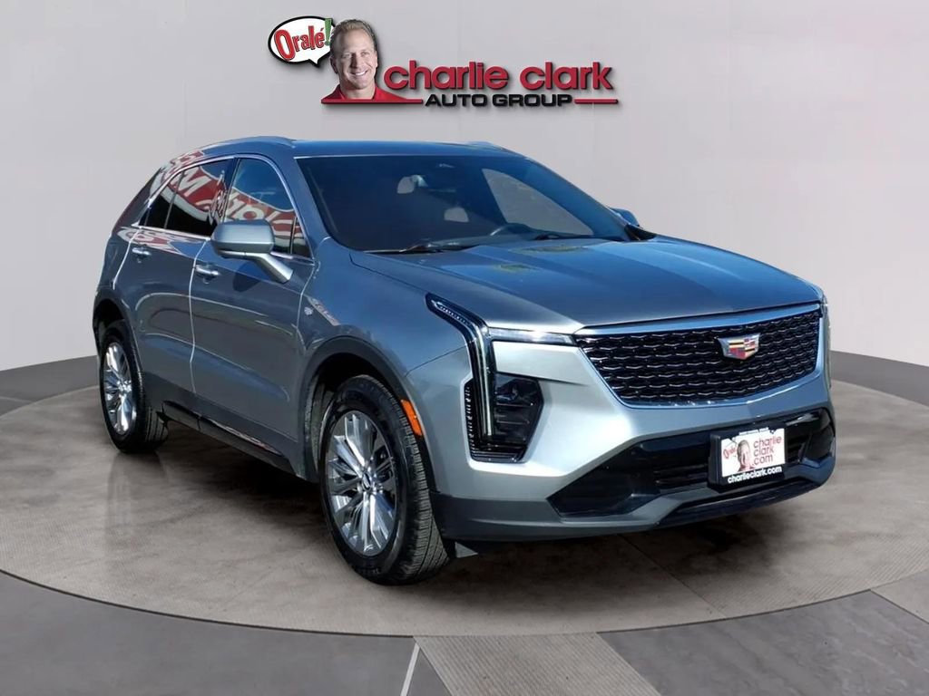 Used 2025 Cadillac XT4 Premium Luxury image 7