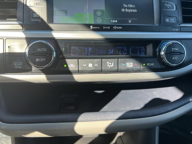 Used 2018 Toyota Highlander Limited AWD/4WD image 17