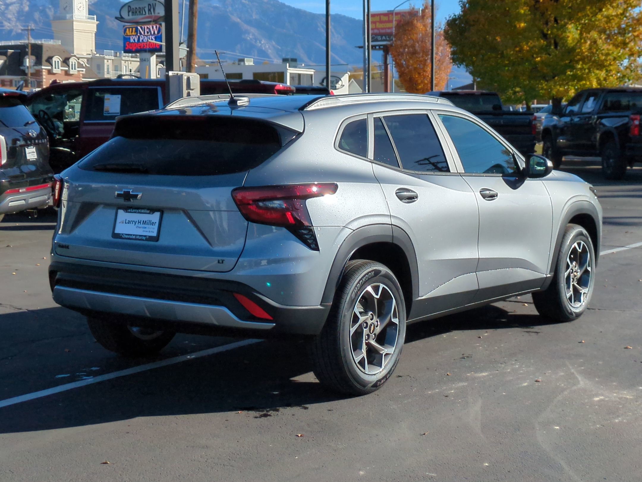 New 2026 Chevrolet Trax LT w/ Driver Confidence Package FWD image 5