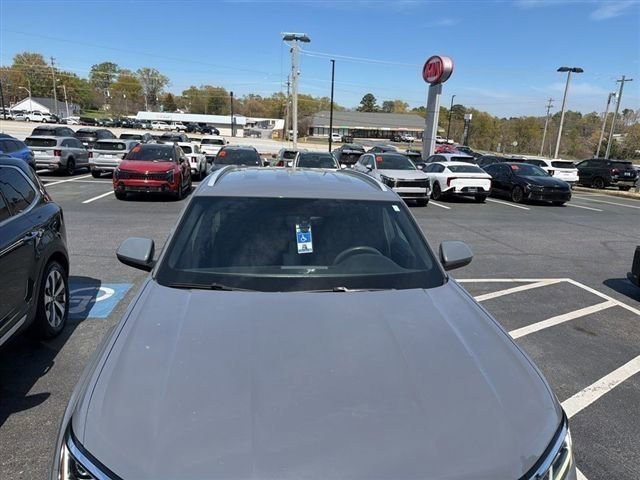 Used 2021 Volkswagen Atlas Cross Sport SE image 3