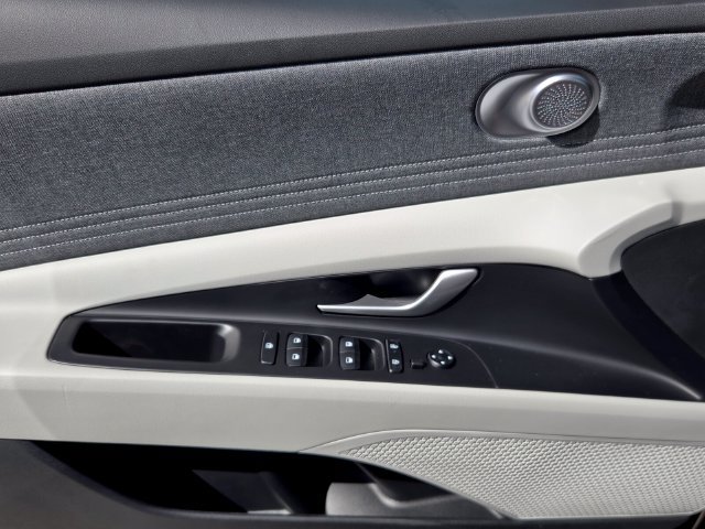 New 2026 Hyundai Elantra SEL Sport FWD image 14