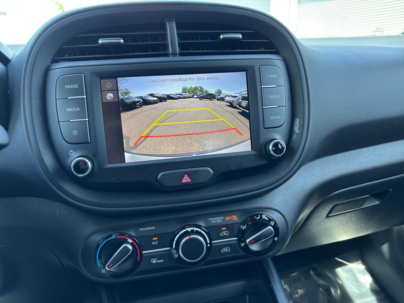 Used 2025 Kia Soul LX w/ LX Technology Package FWD image 17