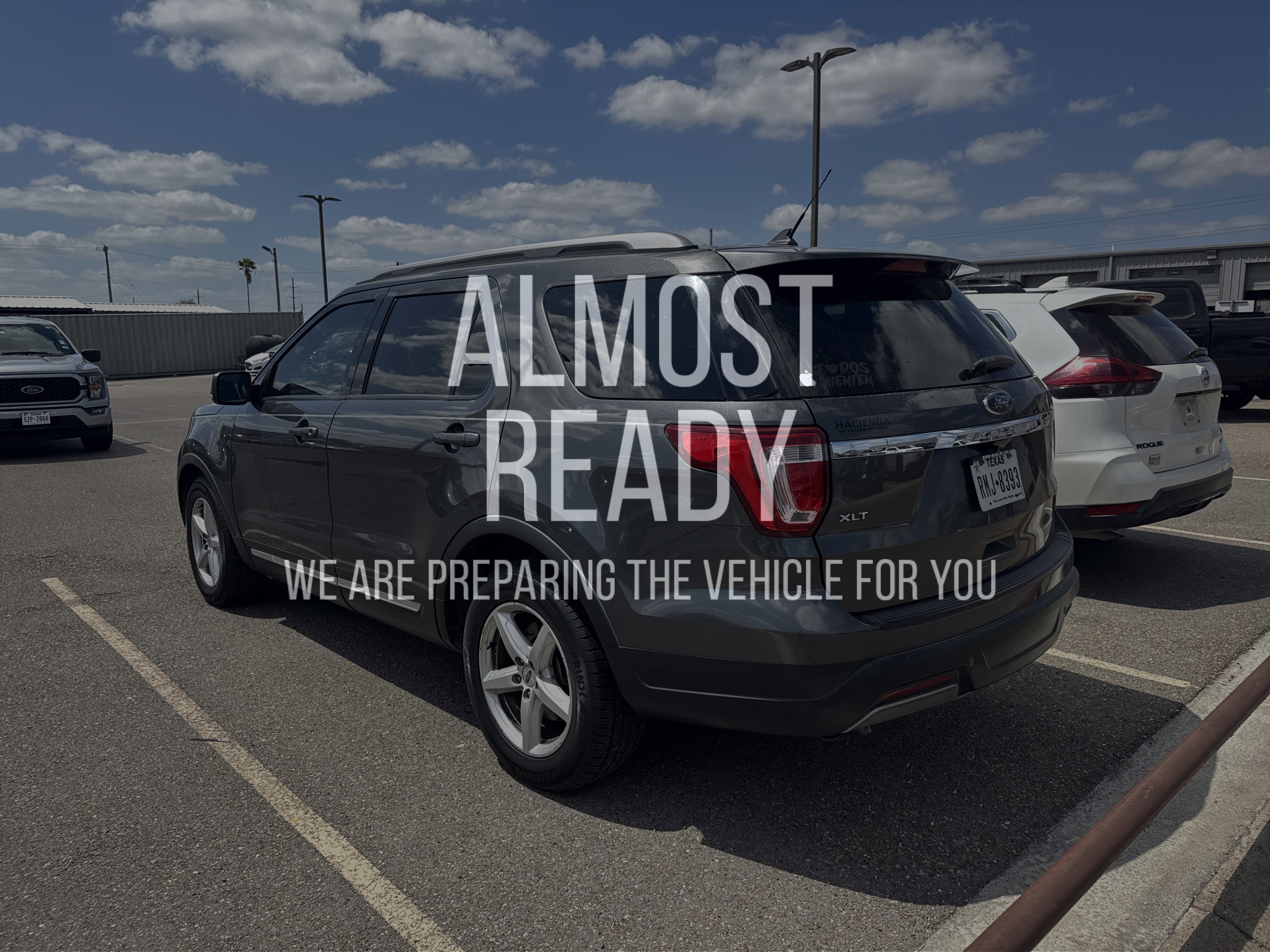 Used 2019 Ford Explorer XLT w/ Equipment Group 201A image 3