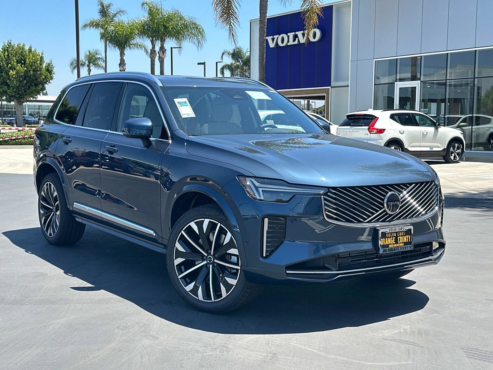 New 2026 Volvo XC90 T8 Plus image 1