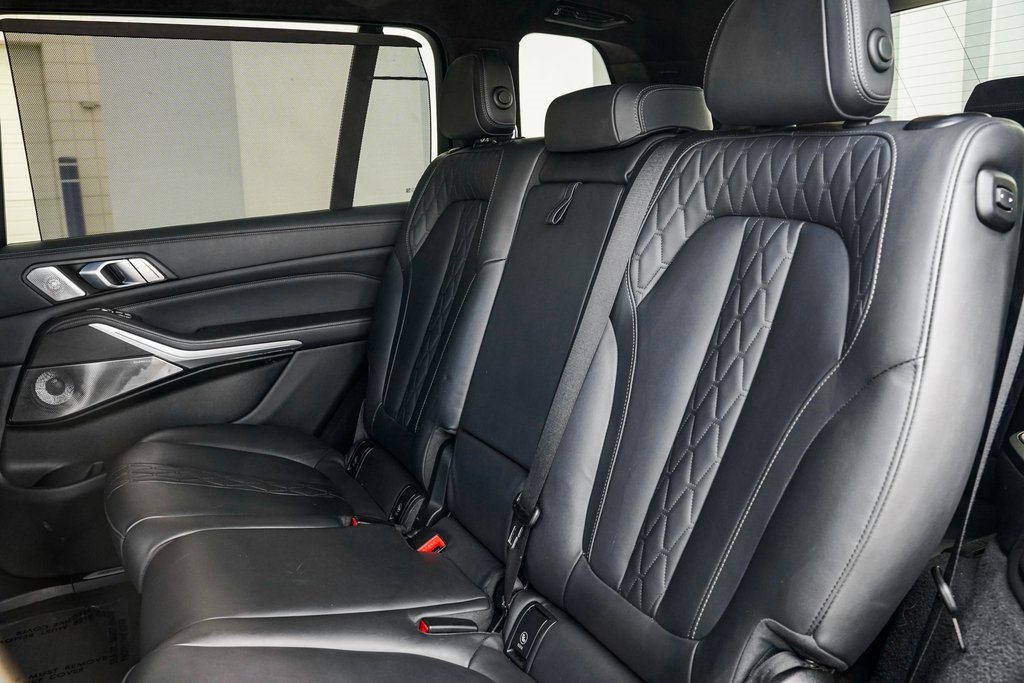 Used 2022 BMW X7 M50i image 21