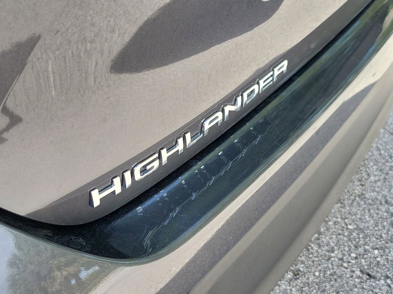 Used 2025 Toyota Highlander LE image 6