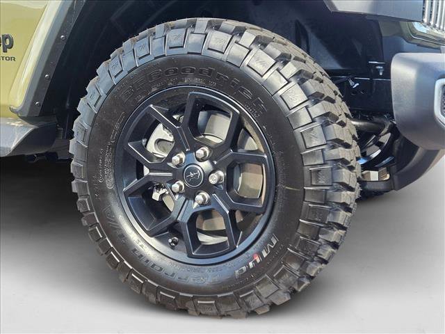 New 2025 Jeep Gladiator High Tide image 10