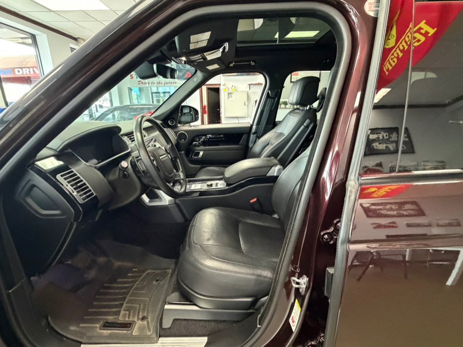 Used 2018 Land Rover Range Rover HSE AWD/4WD image 24