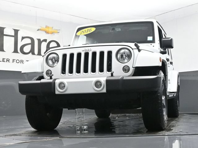Used 2016 Jeep Wrangler Unlimited Sahara w/ Connectivity Group AWD/4WD image 54