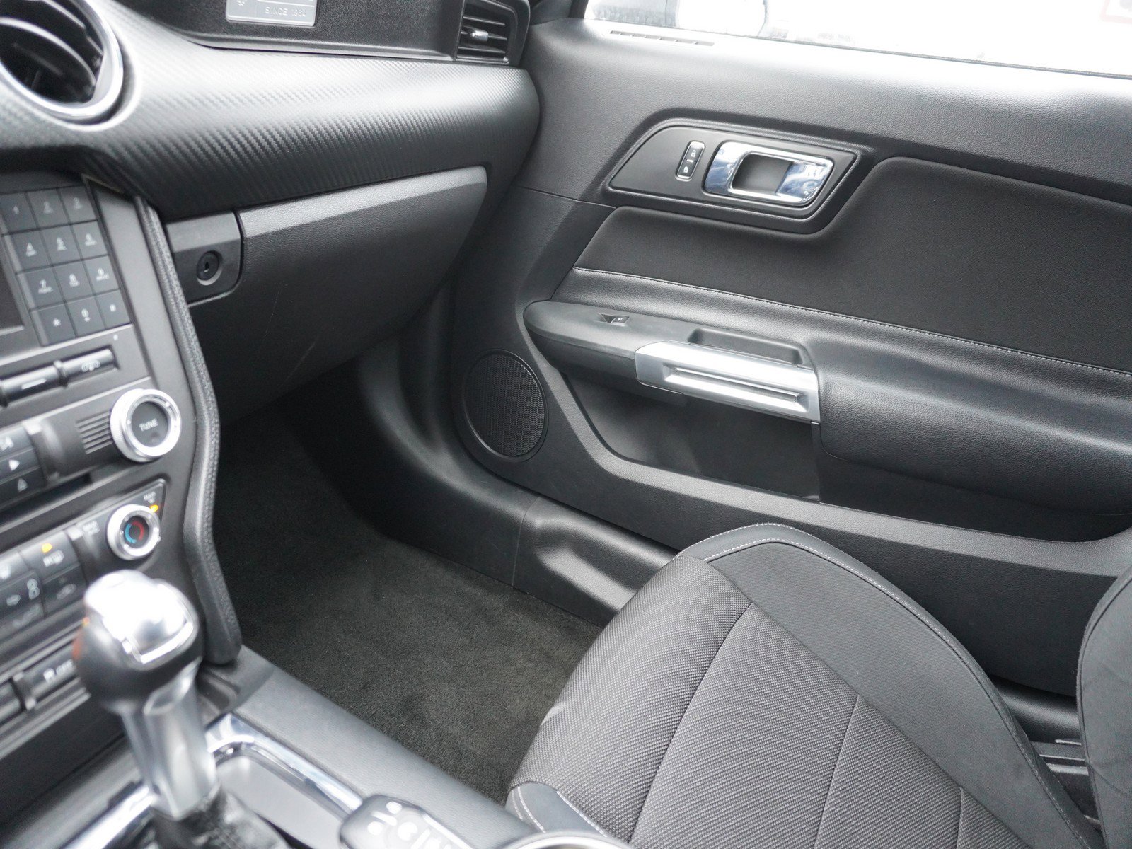 Used 2017 Ford Mustang Coupe image 17