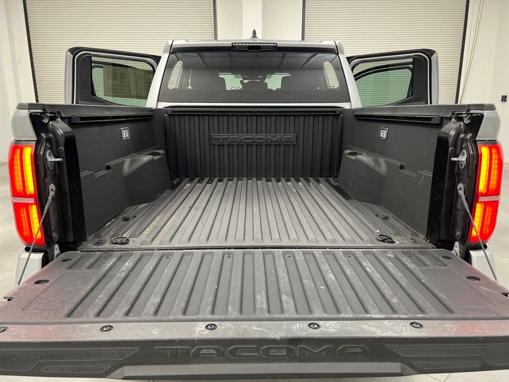 Used 2024 Toyota Tacoma TRD Off-Road AWD/4WD image 29