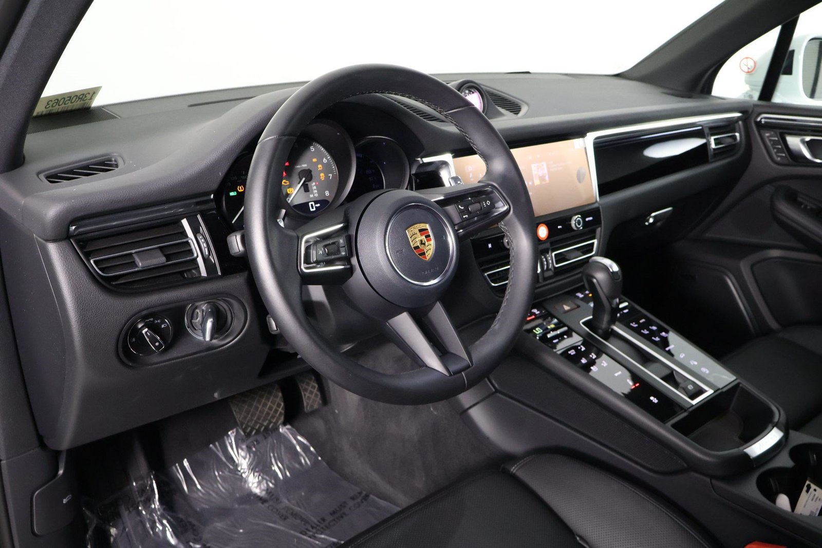 Certified 2026 Porsche Macan S AWD/4WD image 4