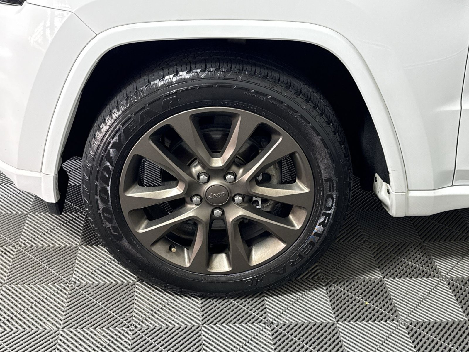 Used 2016 Jeep Grand Cherokee Limited 75th Anniversary AWD/4WD image 12