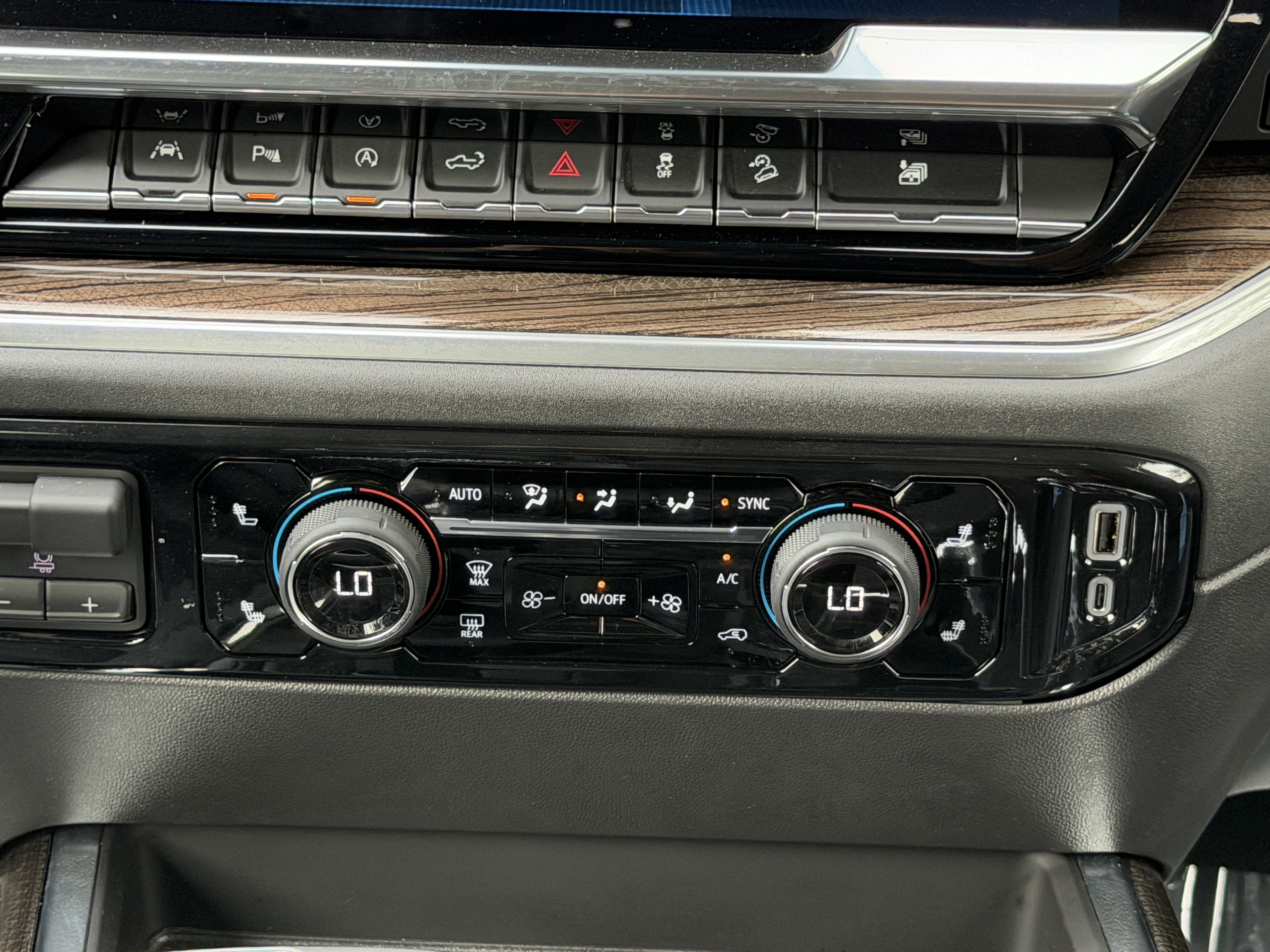 Used 2025 Chevrolet Silverado 1500 LT Trail Boss w/ LT Trail Boss Premium Package image 26