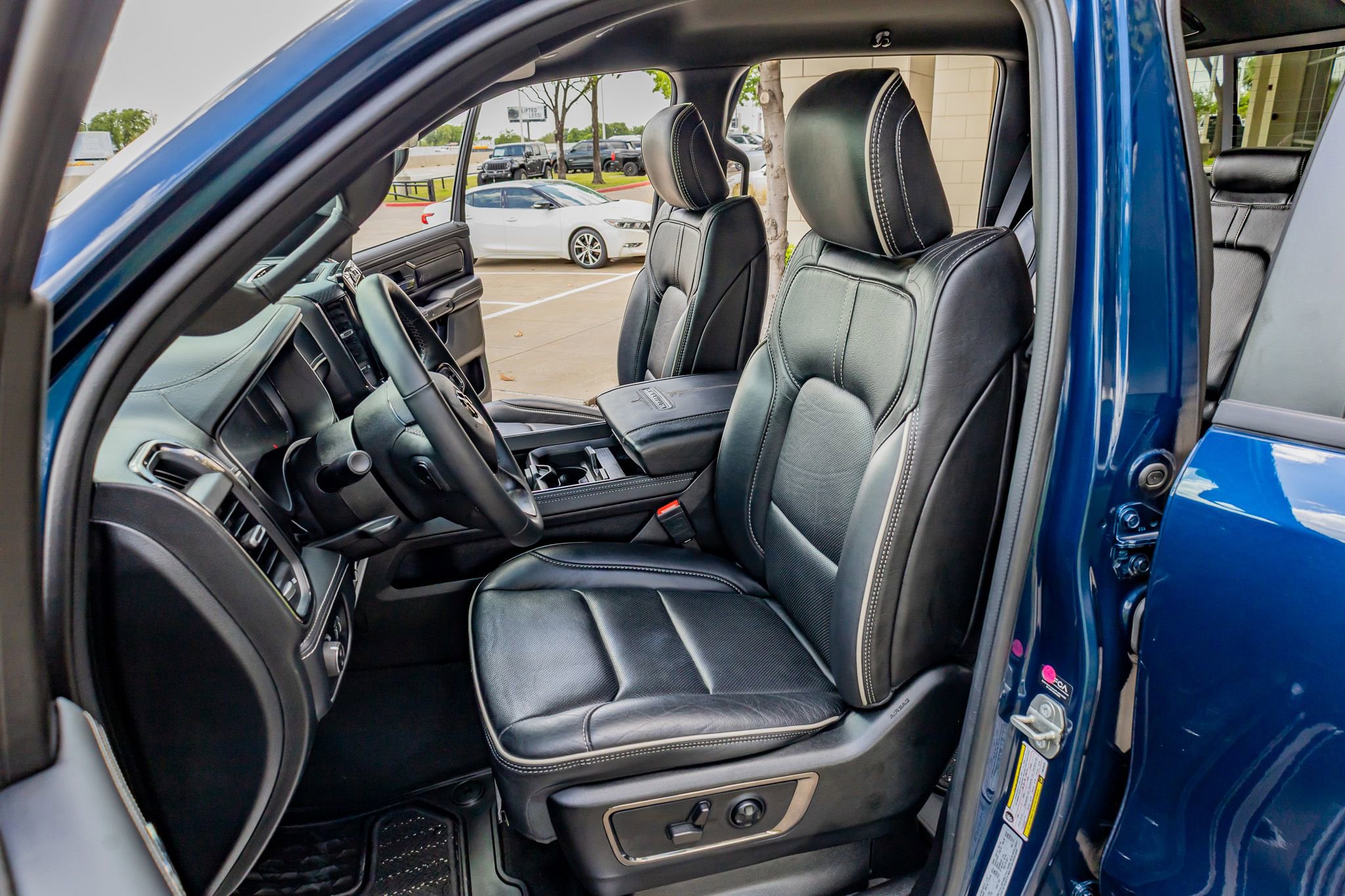 Used 2024 RAM 1500 Limited AWD/4WD image 30