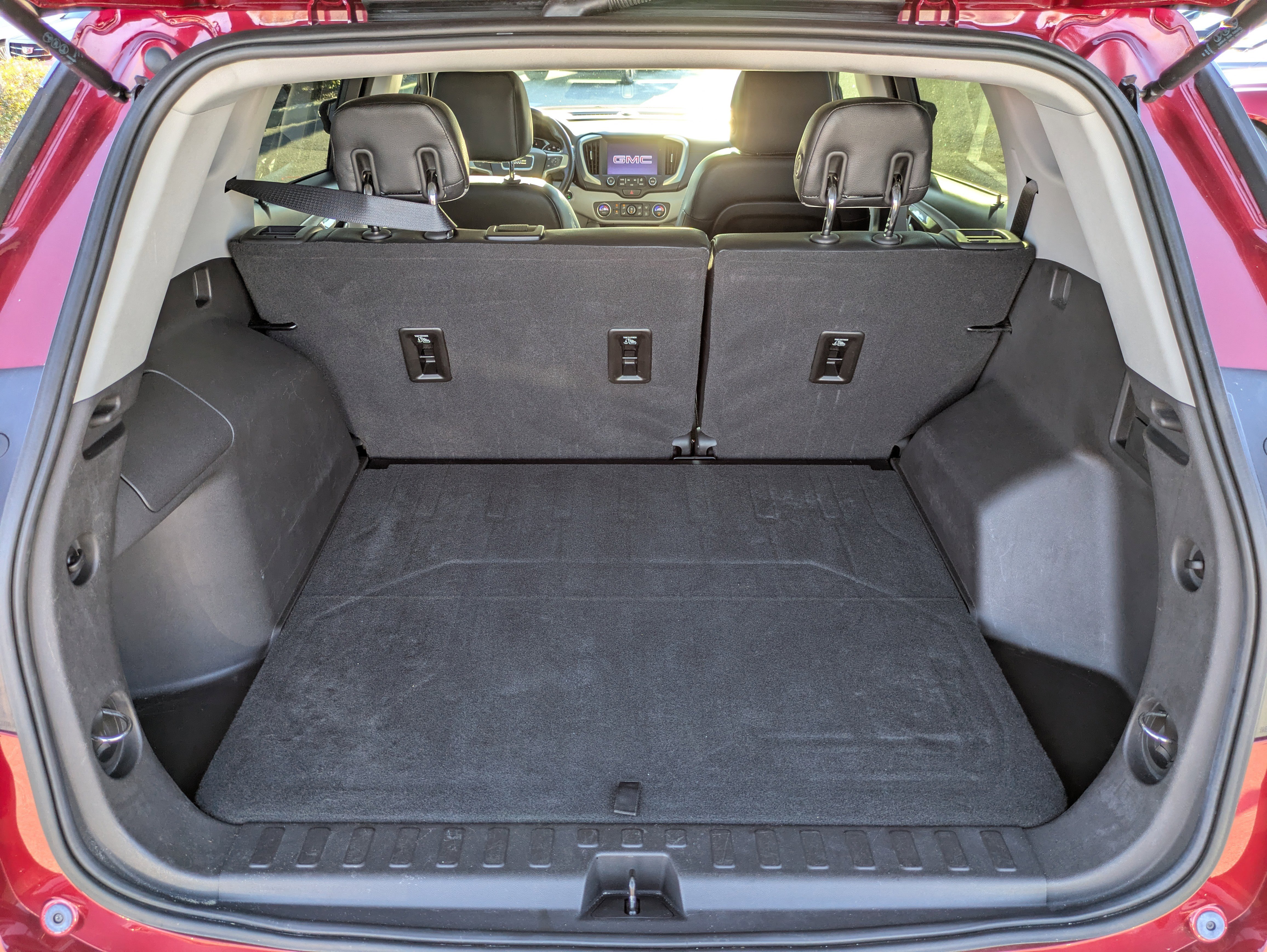 Certified 2018 GMC Terrain SLE w/ Driver Convenience Package image 17