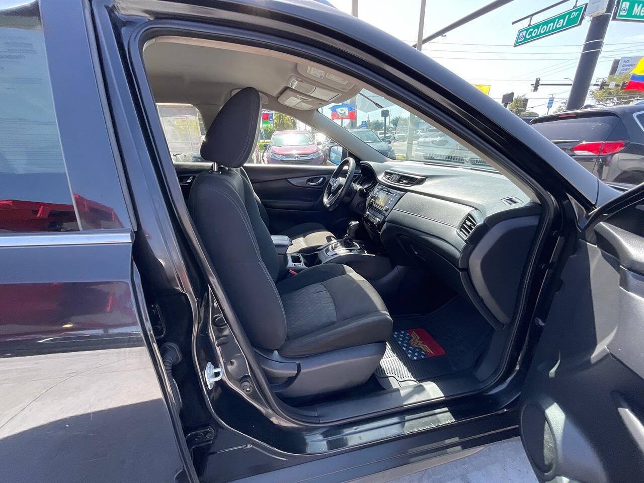 Used 2017 Nissan Rogue SV FWD image 3