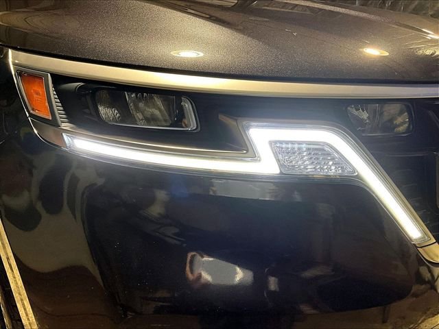 Used 2024 Kia Carnival LX image 31