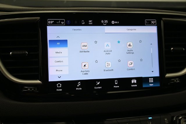 Used 2024 Chrysler Pacifica Touring-L FWD image 20