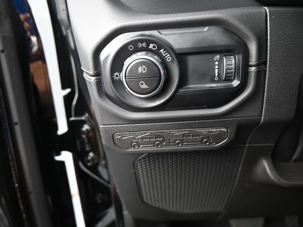 Used 2025 Jeep Gladiator Sport image 29