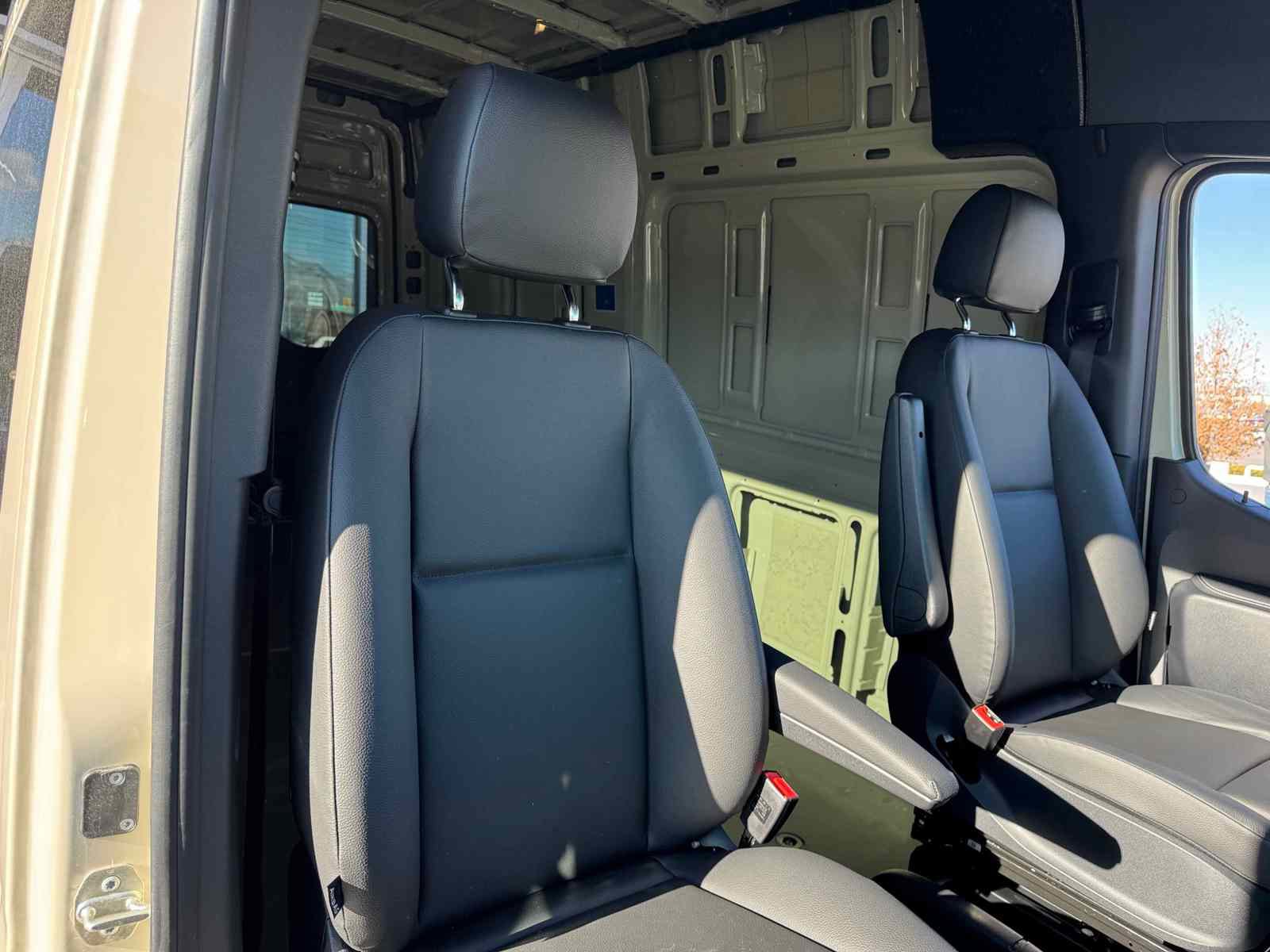 New 2025 Mercedes-Benz Sprinter 2500 image 28