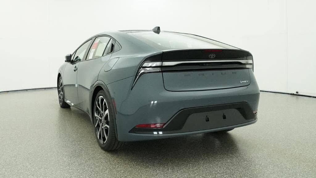 New 2026 Toyota Prius Plug-In Hybrid FWD image 22