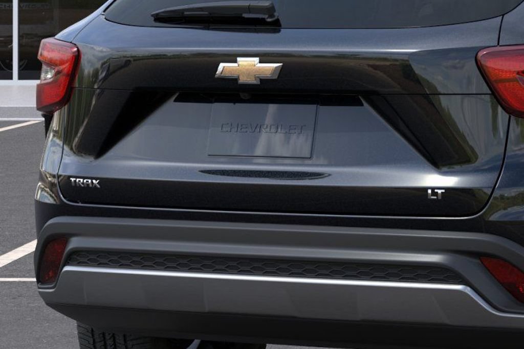 New 2026 Chevrolet Trax LT w/ LT Convenience Package FWD image 17