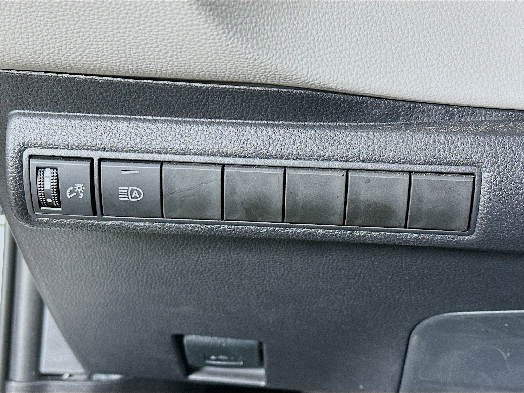 Used 2025 Toyota Corolla LE image 17