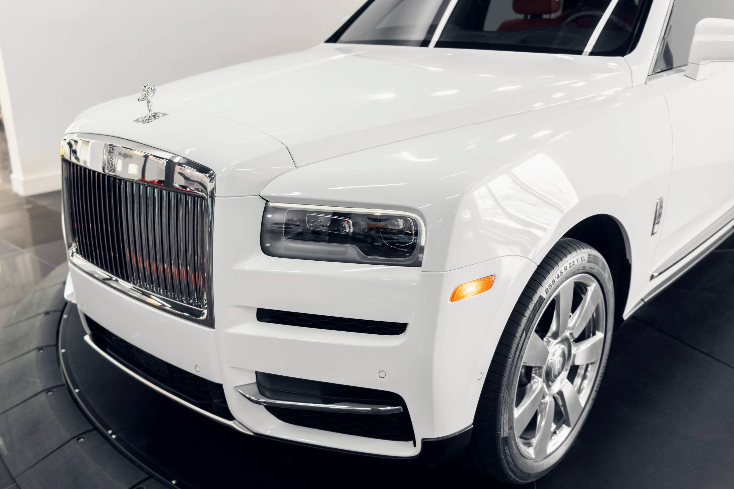 Used 2021 Rolls-Royce Cullinan AWD/4WD image 18
