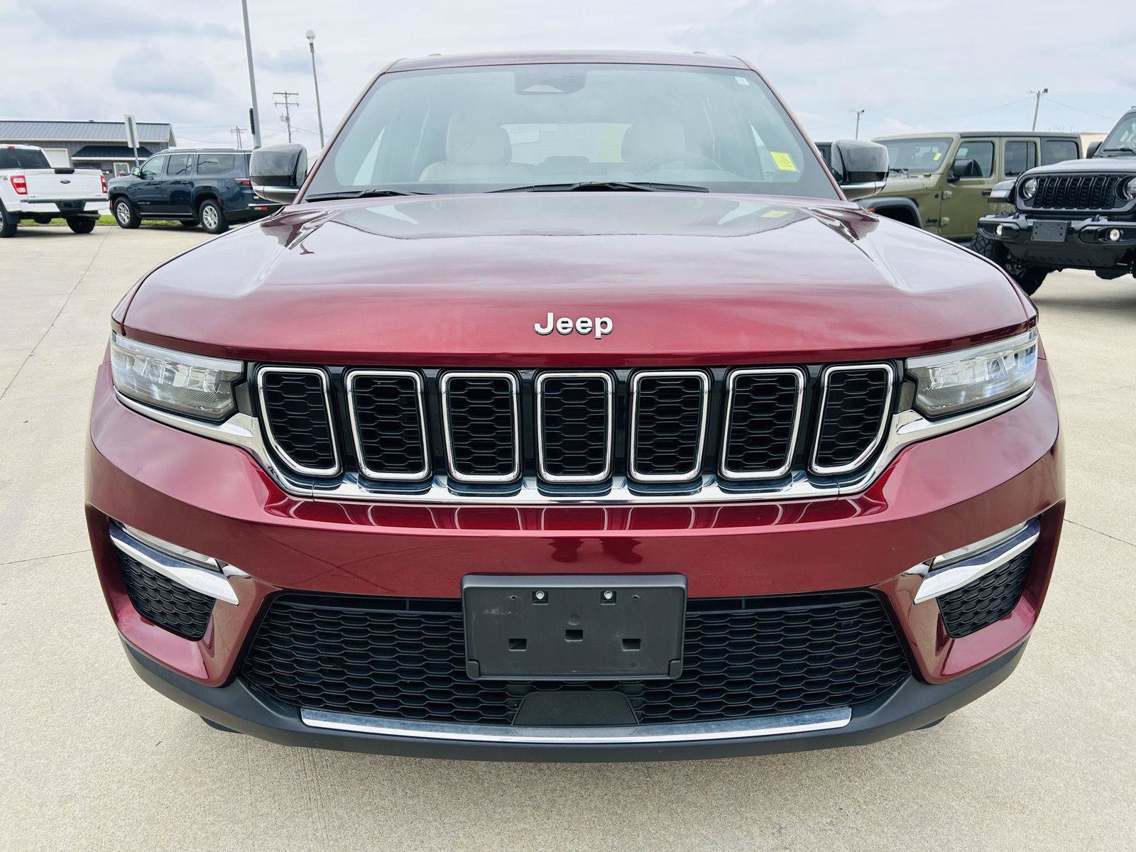 Used 2023 Jeep Grand Cherokee Limited AWD/4WD image 35