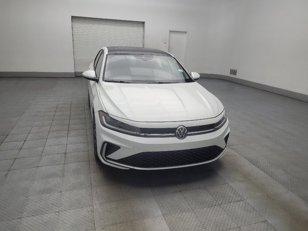 Used 2025 Volkswagen Jetta SE w/ Sunroof Package FWD image 14